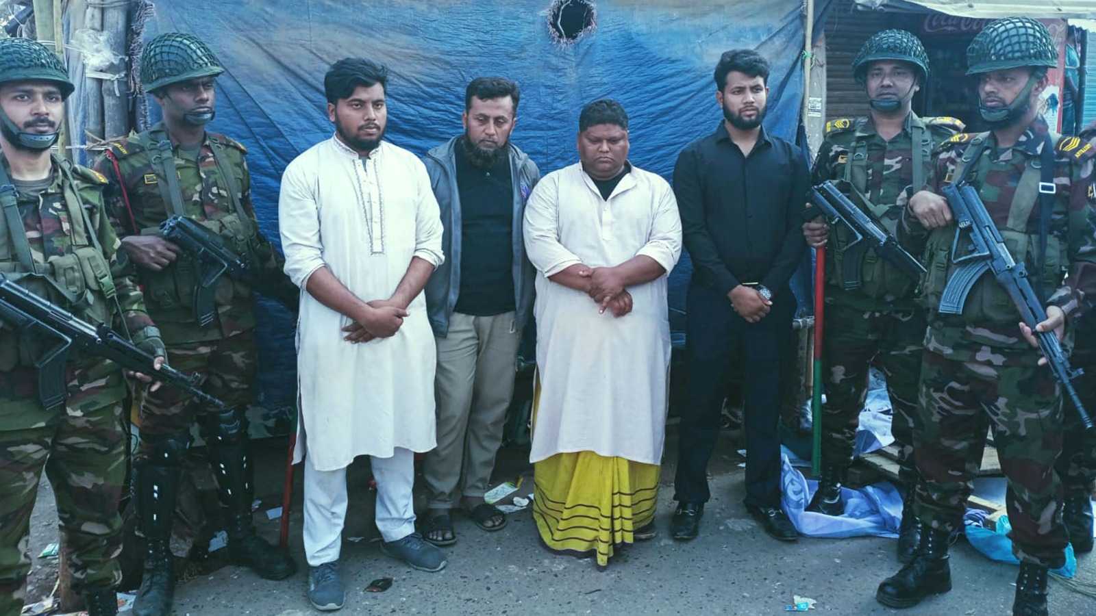 ভোটে অনিয়মের অভিযোগে ১৭ জেলায় আটক ৩৫