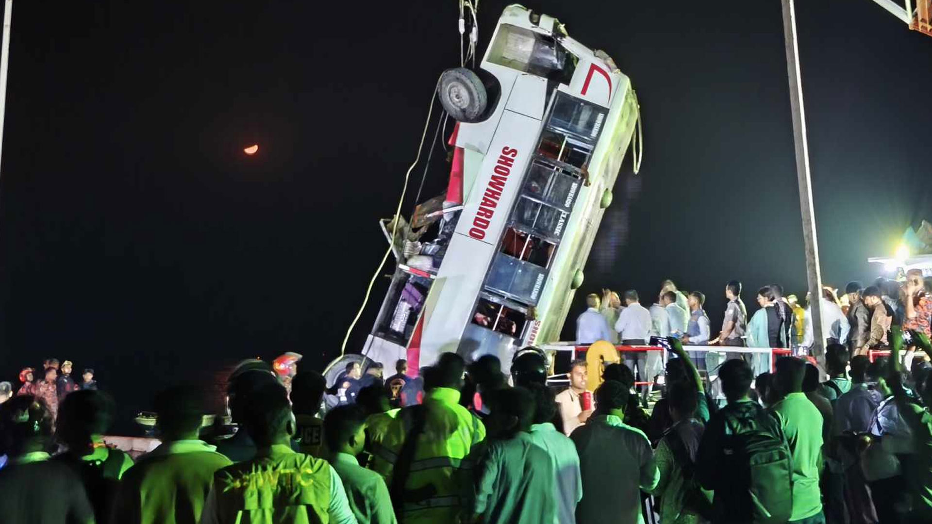 পদ্মায় বাসডুবিতে মৃত্যু বেড়ে ২৬
