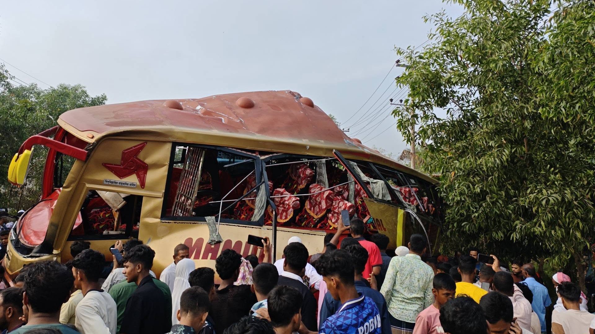 কুমিল্লায় নিহত ১২ জনের পরিচয় মিলেছে