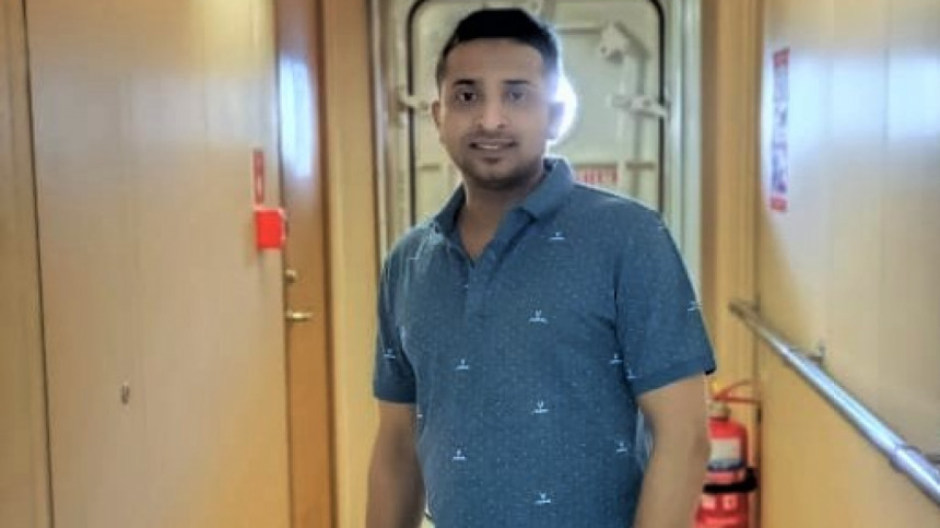 দাদা-দাদীর কবরের পাশে চিরনিদ্রায় শায়িত হলেন হাদিসুর
