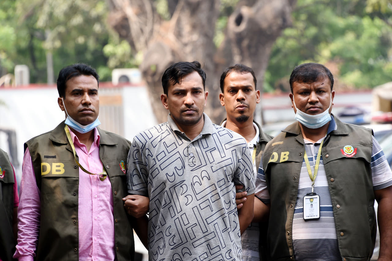টিপুকে গুলি করেন আকাশ: পুলিশ