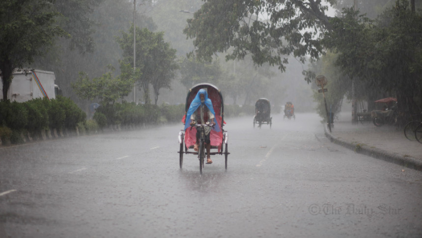 লঘুচাপে বাড়বে বৃষ্টি, কমবে গরম
