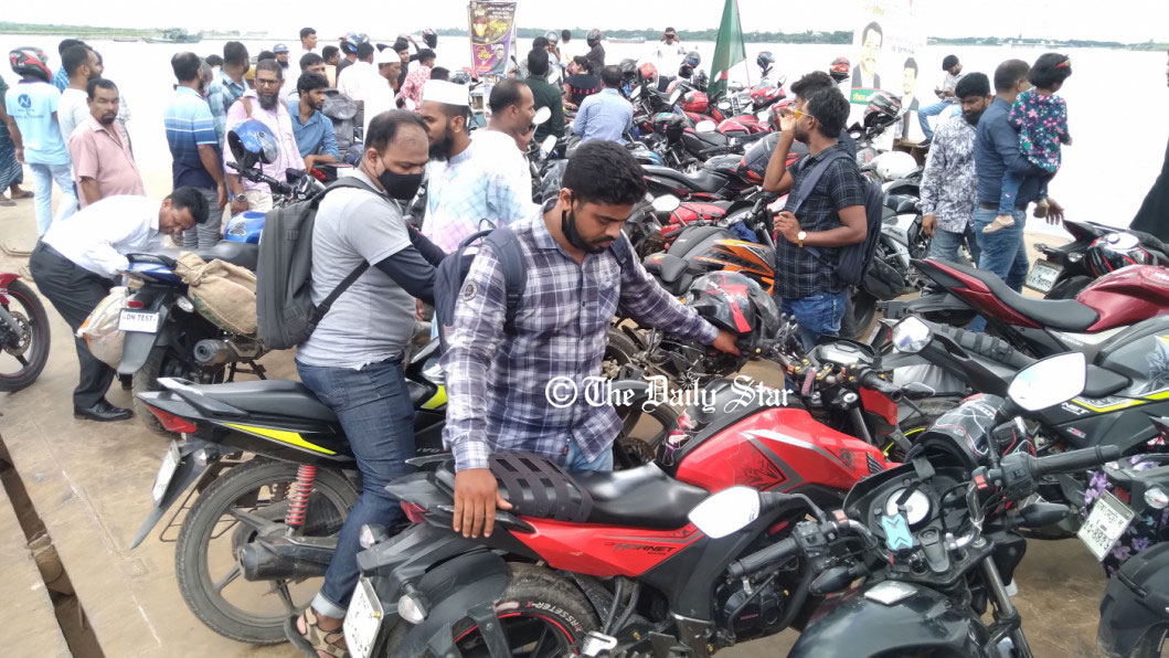 ঈদে মোটরসাইকেলে পদ্মা পার হতে শিমুলিয়ায় ফেরি চালু ১৮ এপ্রিল