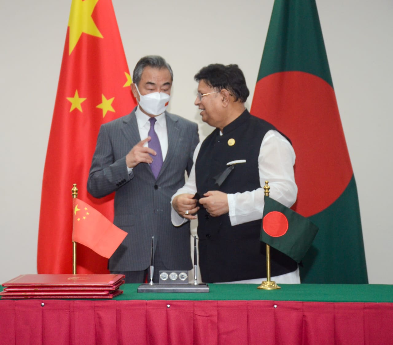 ‘এক চীন নীতি’র প্রতি সমর্থন পুনর্ব্যক্ত করায় বাংলাদেশকে চীনা পররাষ্ট্রমন্ত্রীর ধন্যবাদ