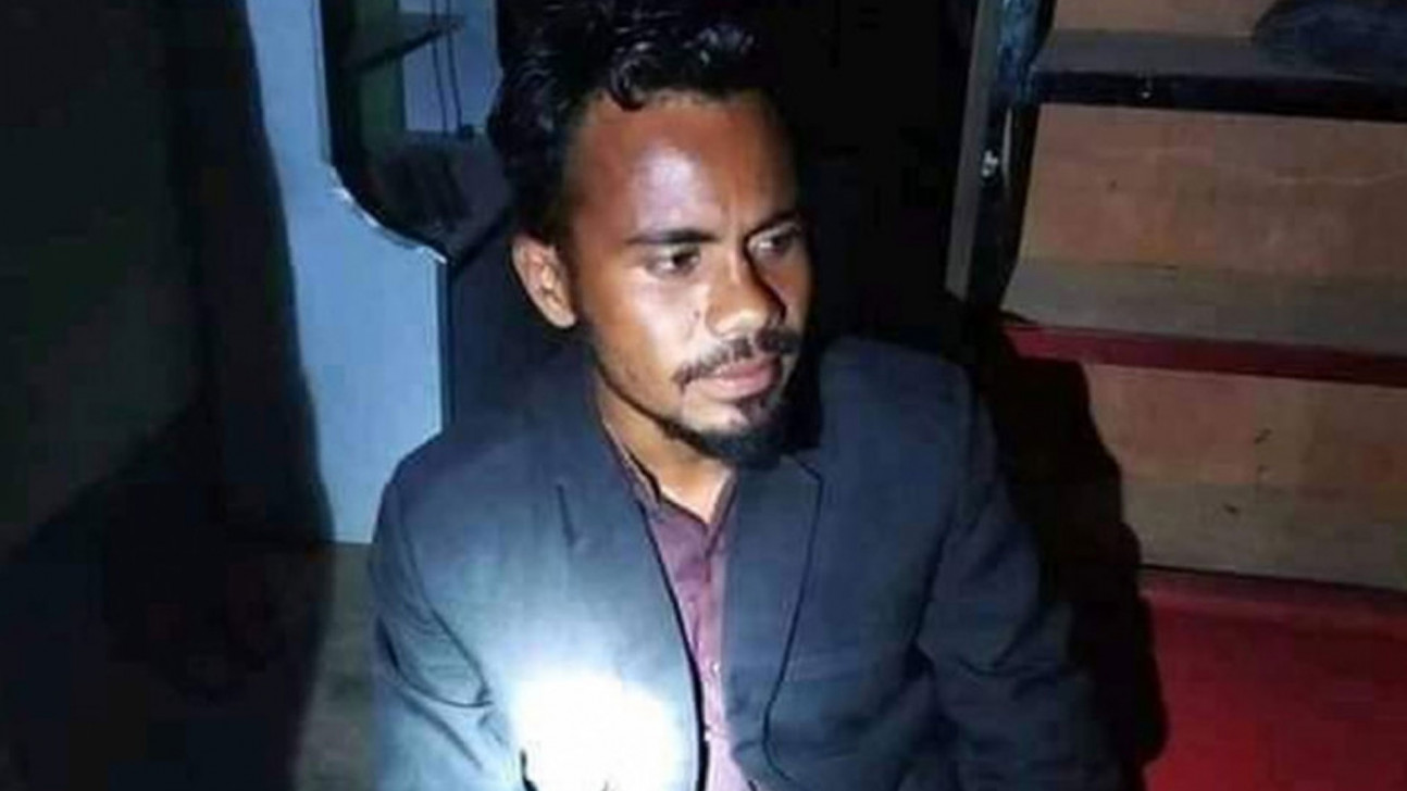 ঝুমন দাশকে ১২ ঘণ্টা আটকে রেখে ডিজিটাল নিরাপত্তা আইনে মামলা দিয়েছে পুলিশ