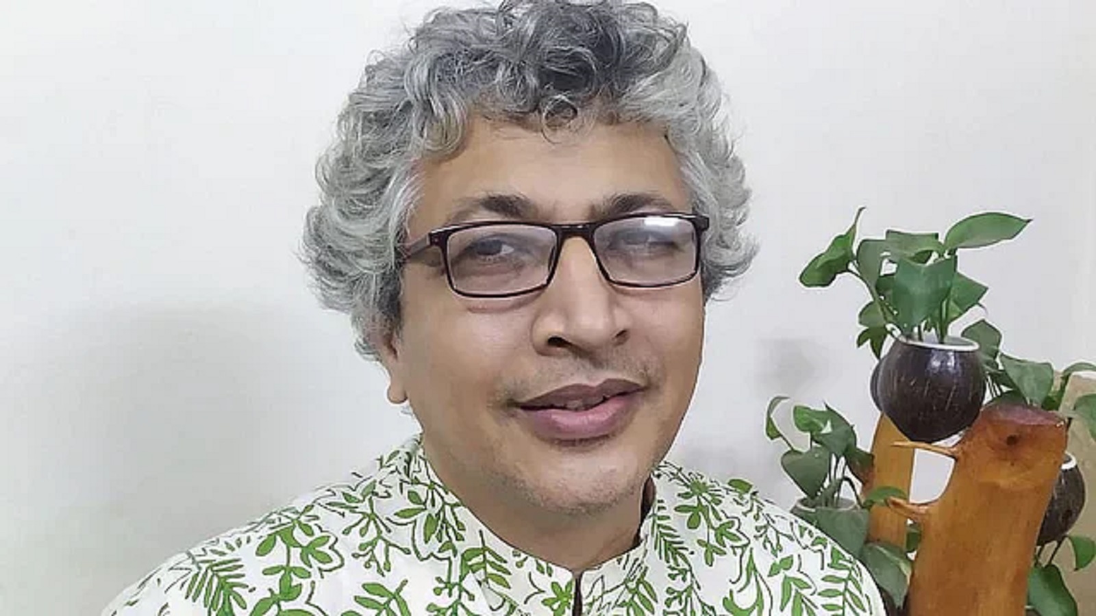 ঢাবি প্রক্টরের পদত্যাগ চাওয়ায় শিক্ষকের ব্যক্তিগত ‘নথি তলবে’ নিন্দা