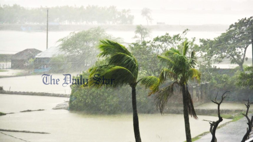 বাংলাদেশ অতিক্রম করতে শুরু করেছে সিত্রাং