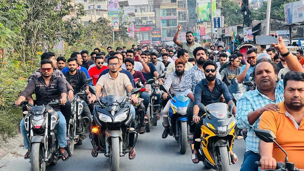 ফরিদপুরে ছাত্রলীগ-যুবলীগের মোটরসাইকেল মহড়া