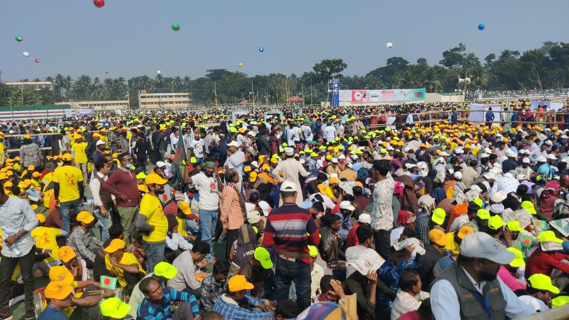 যশোরে প্রধানমন্ত্রী: কানায় কানায় পূর্ণ সভাস্থল