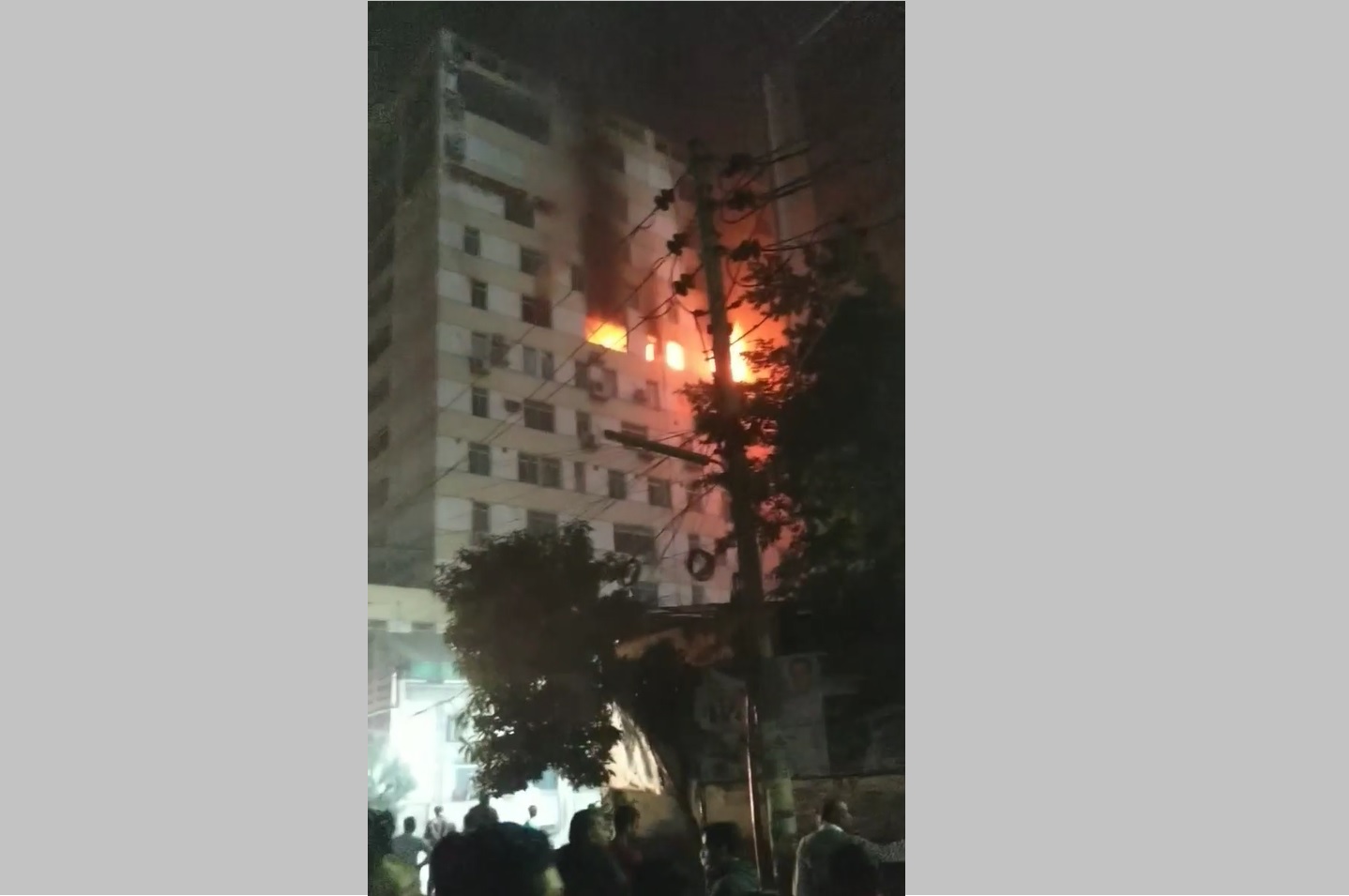 নিকুঞ্জে সিডিসি ভবনের নবম তলায় আগুন