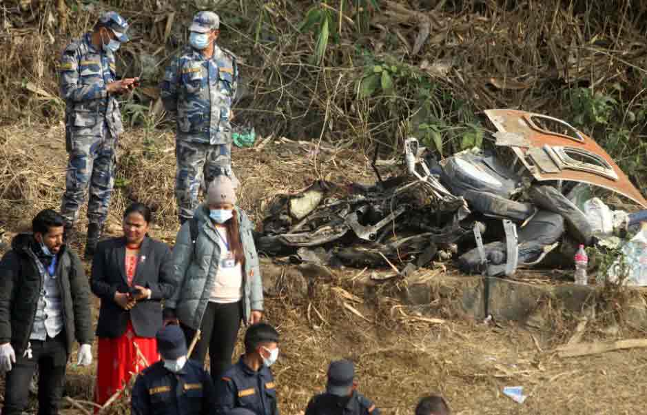 ‘মাঠে খেলার সময় দেখি উড়োজাহাজটি ঘুরতে ঘুরতে পড়ে যাচ্ছে’