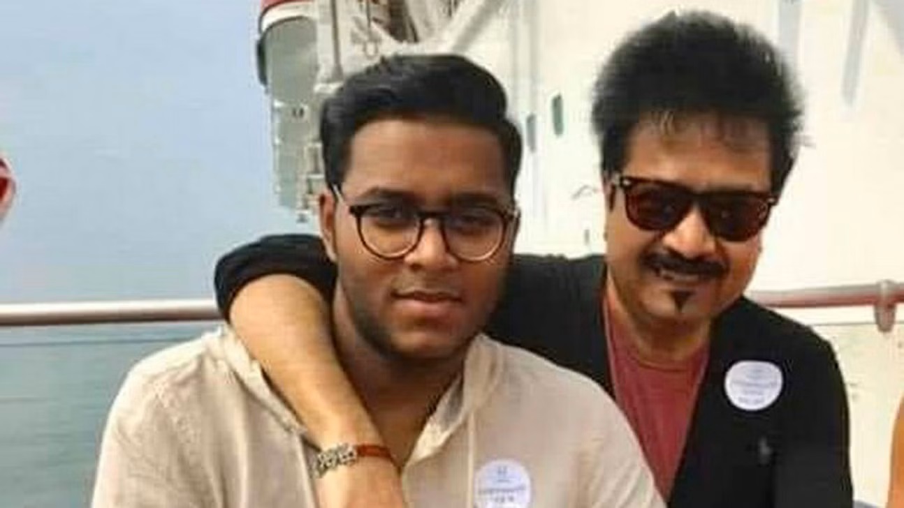 নিবিড় ও তার ৩ বন্ধু নিয়ে কুমার বিশ্বজিতের আবেগী পোস্ট