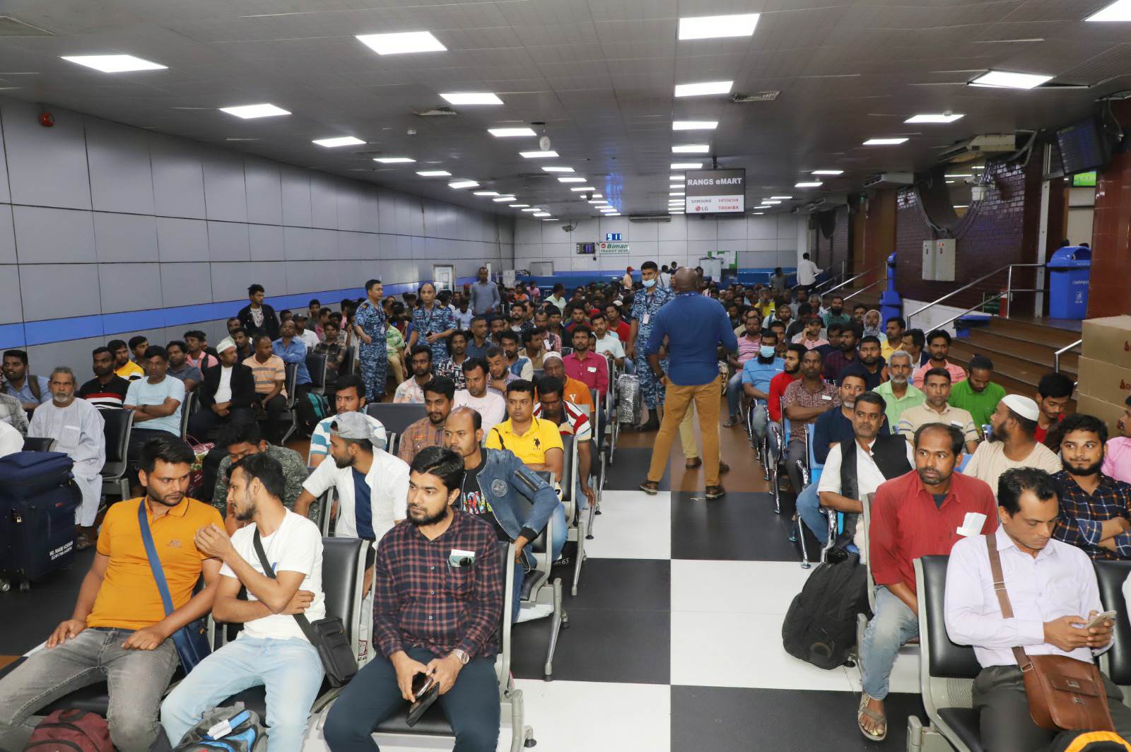 দেশে ফিরলেন আরও ২৬২ সুদানপ্রবাসী