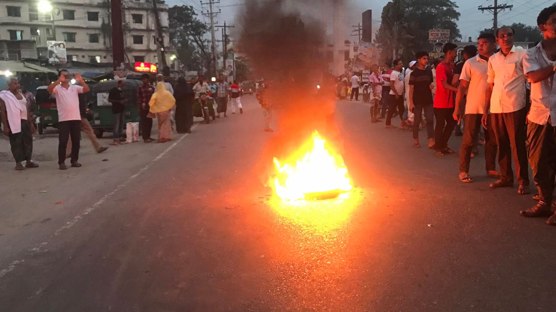 গুলিতে আহত উপজেলা চেয়ারম্যানের মৃত্যু, ঢাকা-সিলেট মহাসড়ক অবরোধ করে বিক্ষোভ