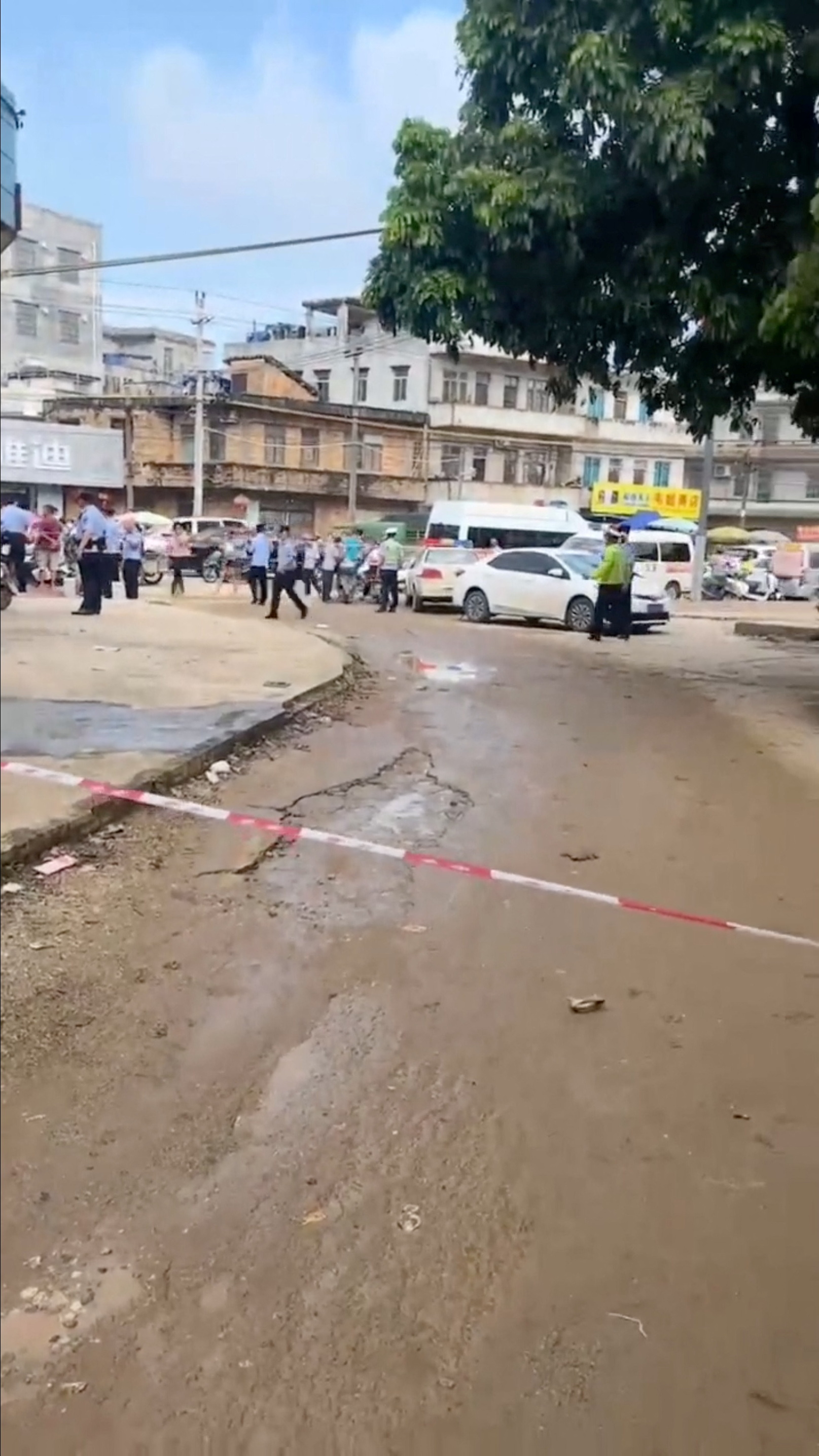 চীনে কিন্ডারগার্টেন স্কুলে ছুরি হামলায় শিক্ষক, অভিভাবক ও শিক্ষার্থীসহ নিহত ৬
