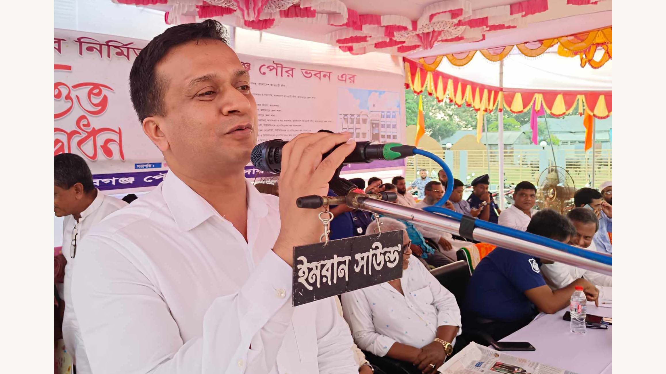এবার আ. লীগের পক্ষে ভোট চাইলেন জামালপুর ডিসি