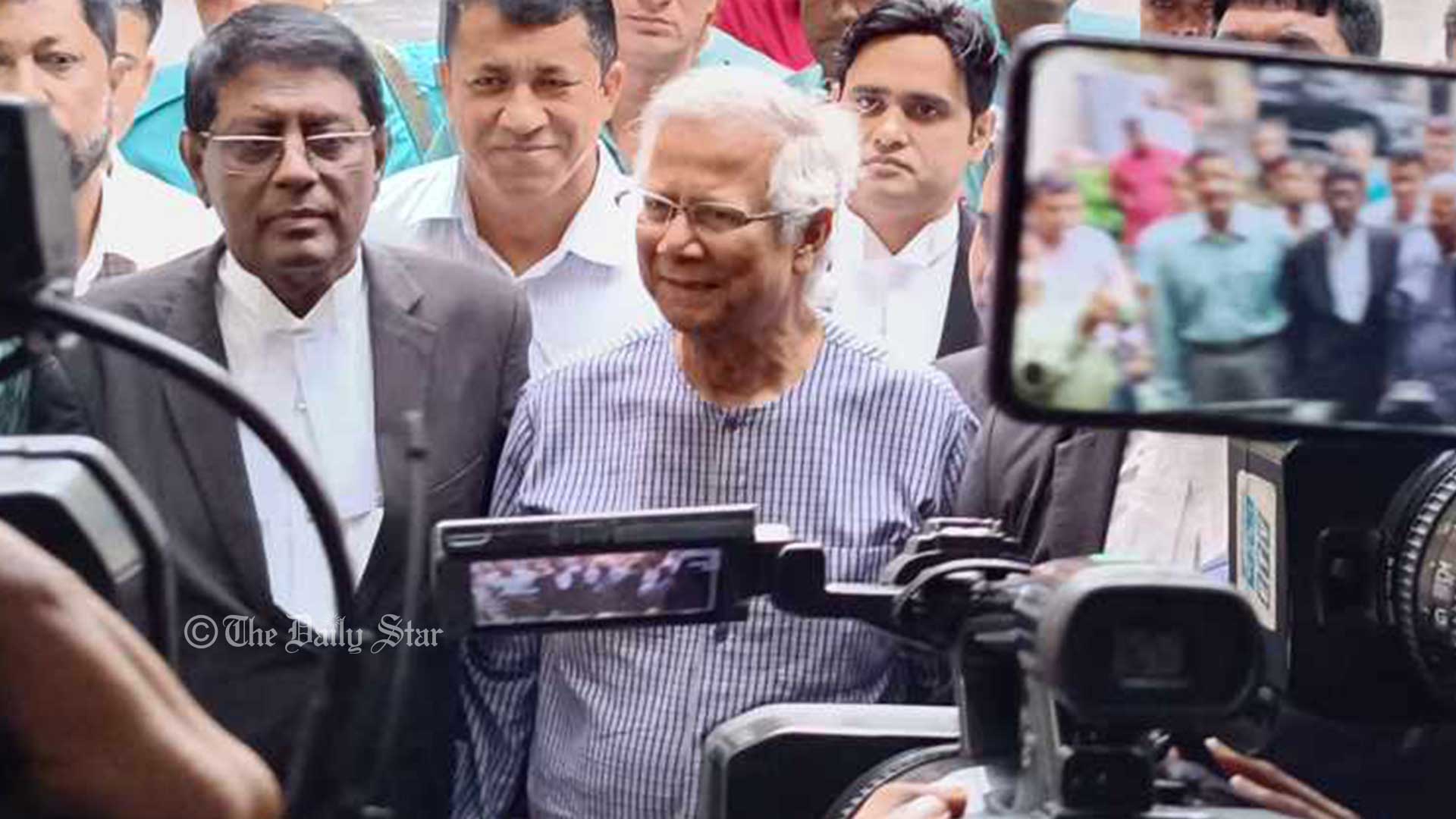 দুদকে ড. ইউনূস