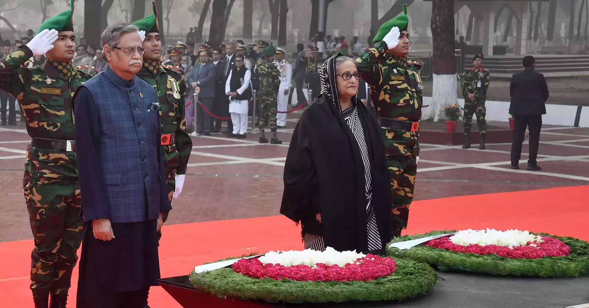 শহীদ বুদ্ধিজীবীদের প্রতি রাষ্ট্রপতি ও প্রধানমন্ত্রীর শ্রদ্ধা