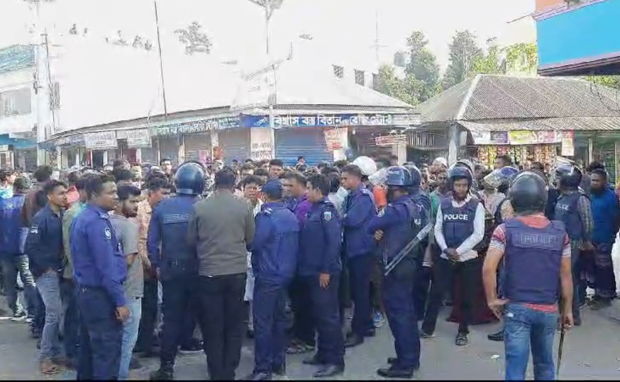 স্বতন্ত্র প্রার্থী অধ্যাপক আবু সাঈদের নির্বাচনী প্রচারণায় আ. লীগের বাধার অভিযোগ