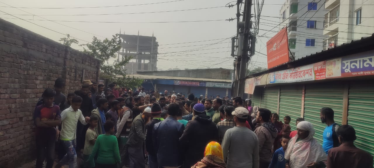 মাইকে ‘ডাকাত পড়েছে’ ঘোষণা দিয়ে যুবককে পিটিয়ে হত্যা