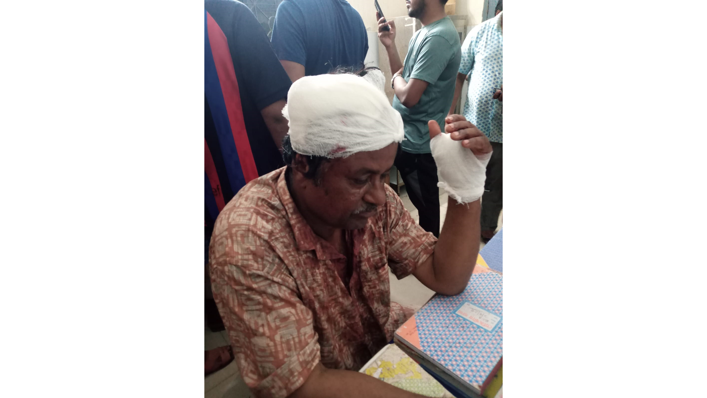 মধ্যনগরে নির্বাচিত চেয়ারম্যান সমর্থকদের হামলায় পরাজিত প্রার্থীসহ আহত ৭