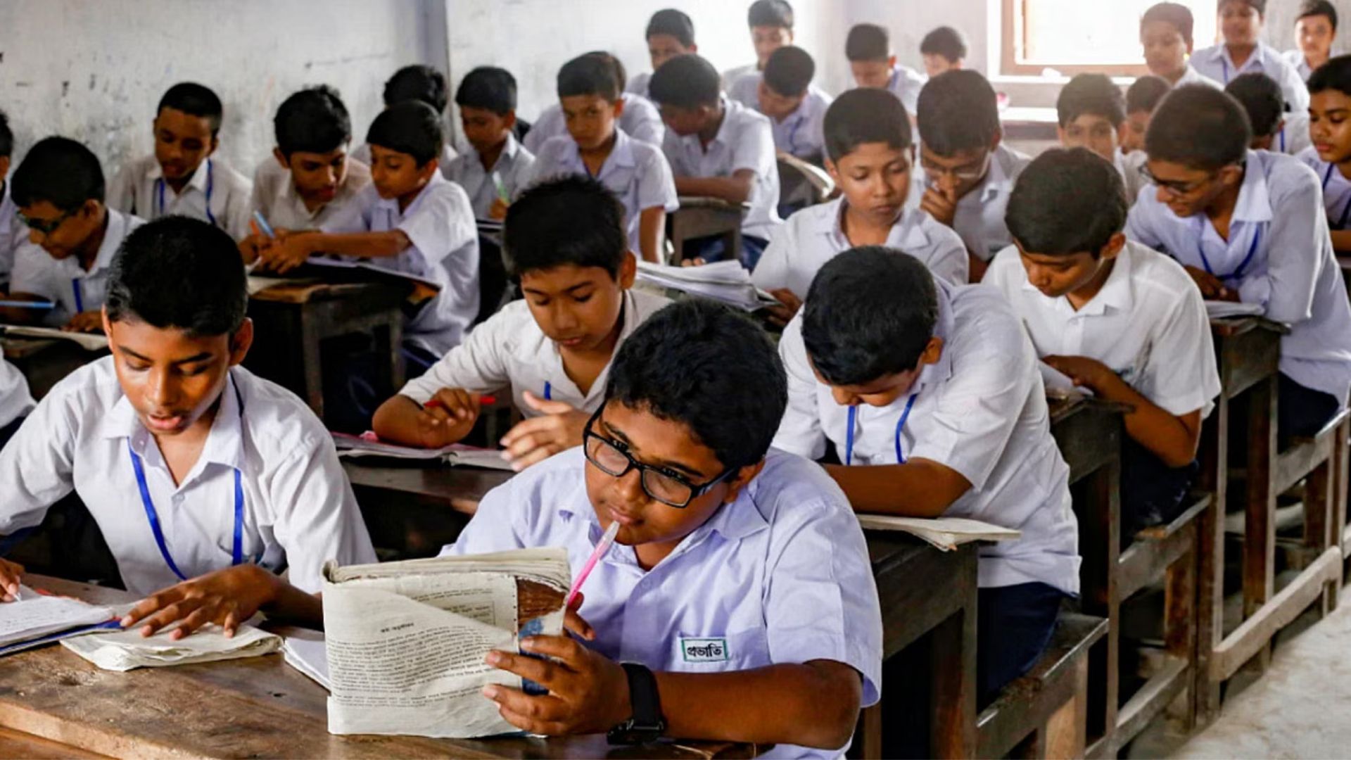 স্কুলে সামষ্টিক মূল্যায়ন: লিখিত অংশে ৬৫ শতাংশ, ব্যবহারিকে ৩৫