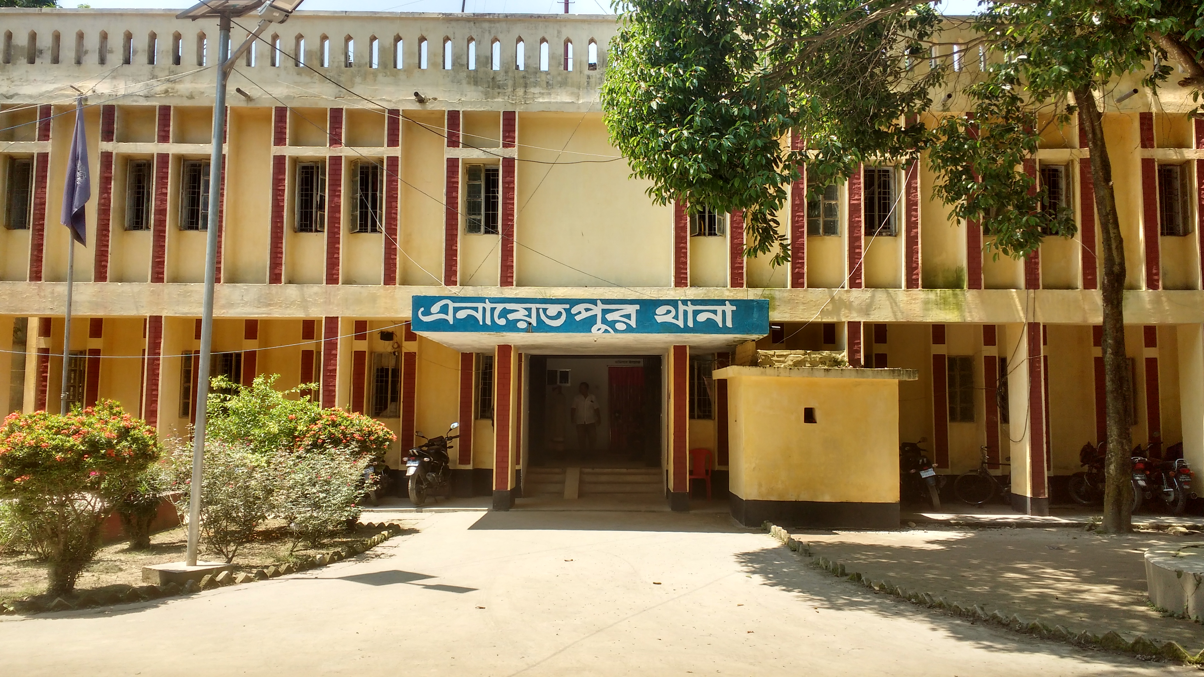 সিরাজগঞ্জের এনায়েতপুর থানায় হামলা, ১৩ পুলিশ সদস্য নিহত