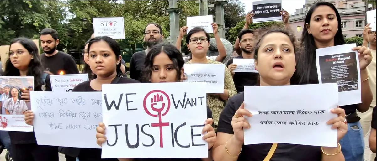 চলছে বিক্ষোভ, স্বাস্থ্য মন্ত্রণালয়ের সামনে রোগী দেখবেন এইমস চিকিৎসকেরা