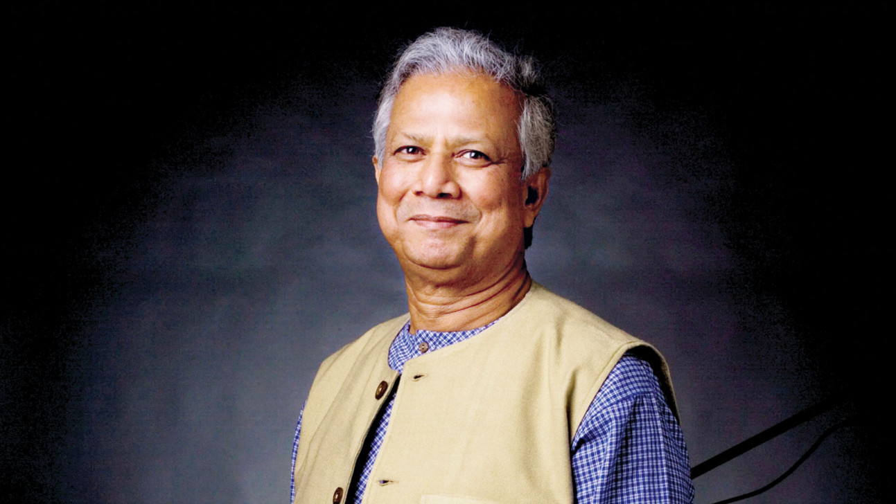 আমিরাত সফর শেষে দেশে ফিরলেন প্রধান উপদেষ্টা