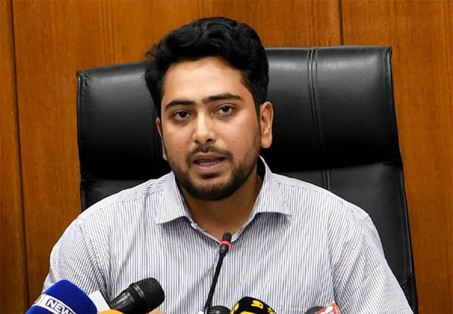 সাইবার নিরাপত্তা আইন এক সপ্তাহের মধ্যে বাতিল, মামলাও প্রত্যাহার: উপদেষ্টা নাহিদ