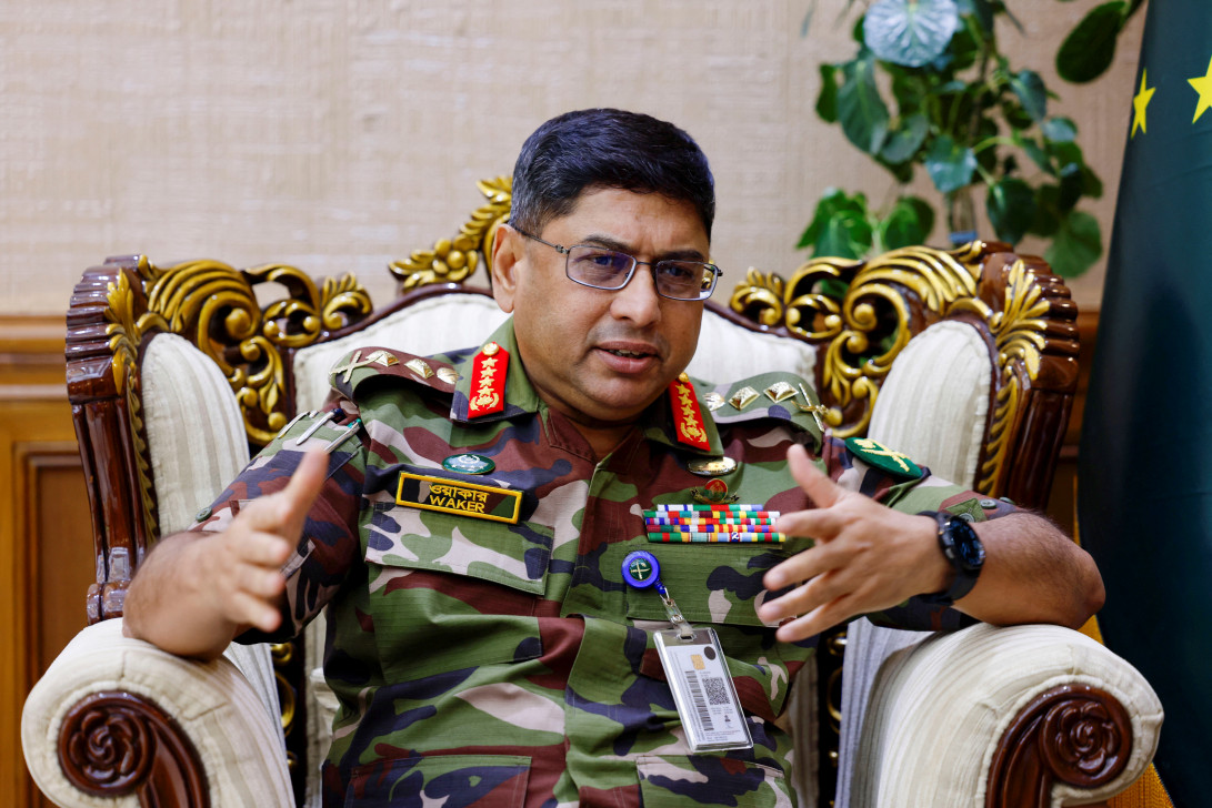 ১৮ মাসের মধ্যে নির্বাচন আয়োজনে যেকোনো পরিস্থিতিতে অন্তর্বর্তী সরকারকে সমর্থন দেবো: রয়টার্সকে সেনাপ্রধান