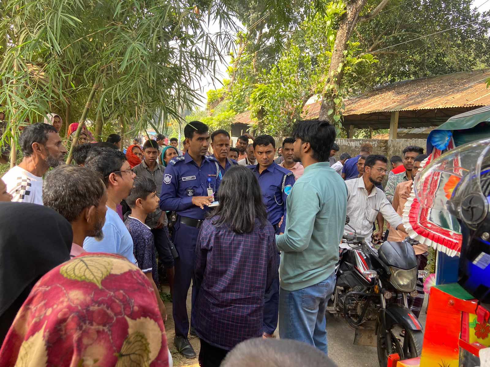 শ্রীপুরে বাস বিদ্যুতায়িত হয়ে আইইউটির ৩ শিক্ষার্থীর মৃত্যু
