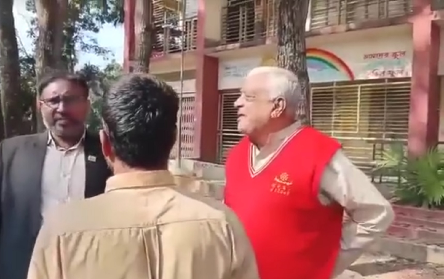 বাড়ি ছেড়েছেন চৌদ্দগ্রামে লাঞ্ছিত সেই বীর মুক্তিযোদ্ধা