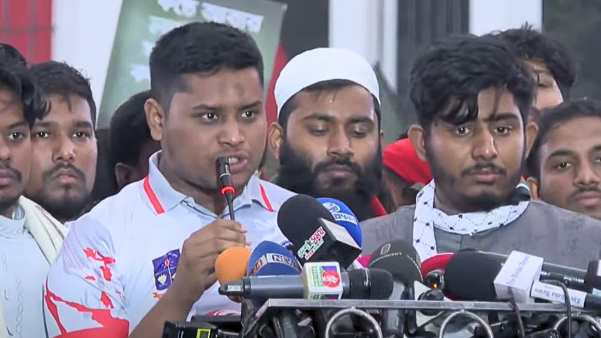 ১৫ জানুয়ারির মধ্যে জুলাই অভ্যুত্থানের ঘোষণাপত্র জারি করতে হবে: হাসনাত আবদুল্লাহ