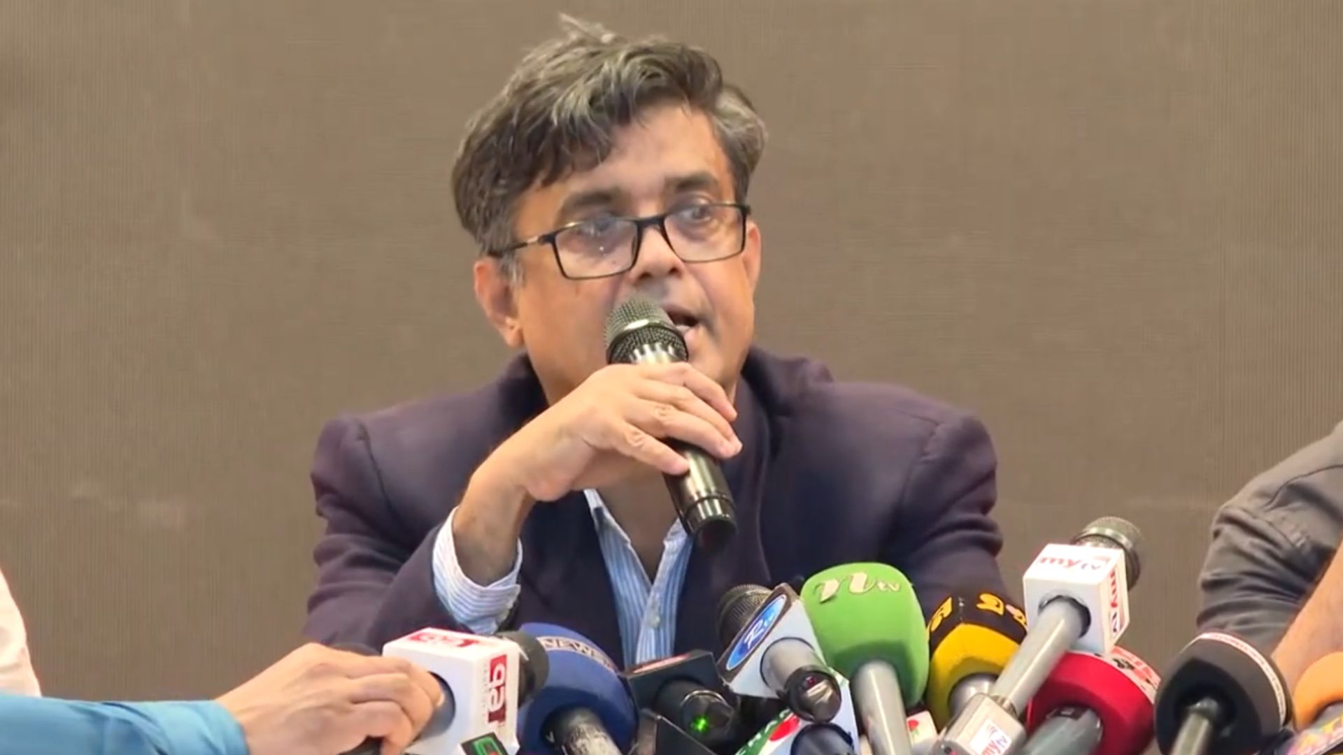 সারাদেশে আয়নাঘর ৭০০-৮০০, সবগুলো বের করা হবে: প্রেস উইং