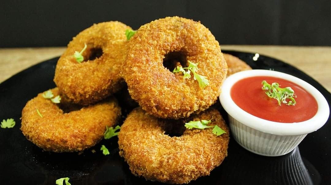 ছোট-বড় সবার মন জয় করবে এই চিকেন ডোনাট
