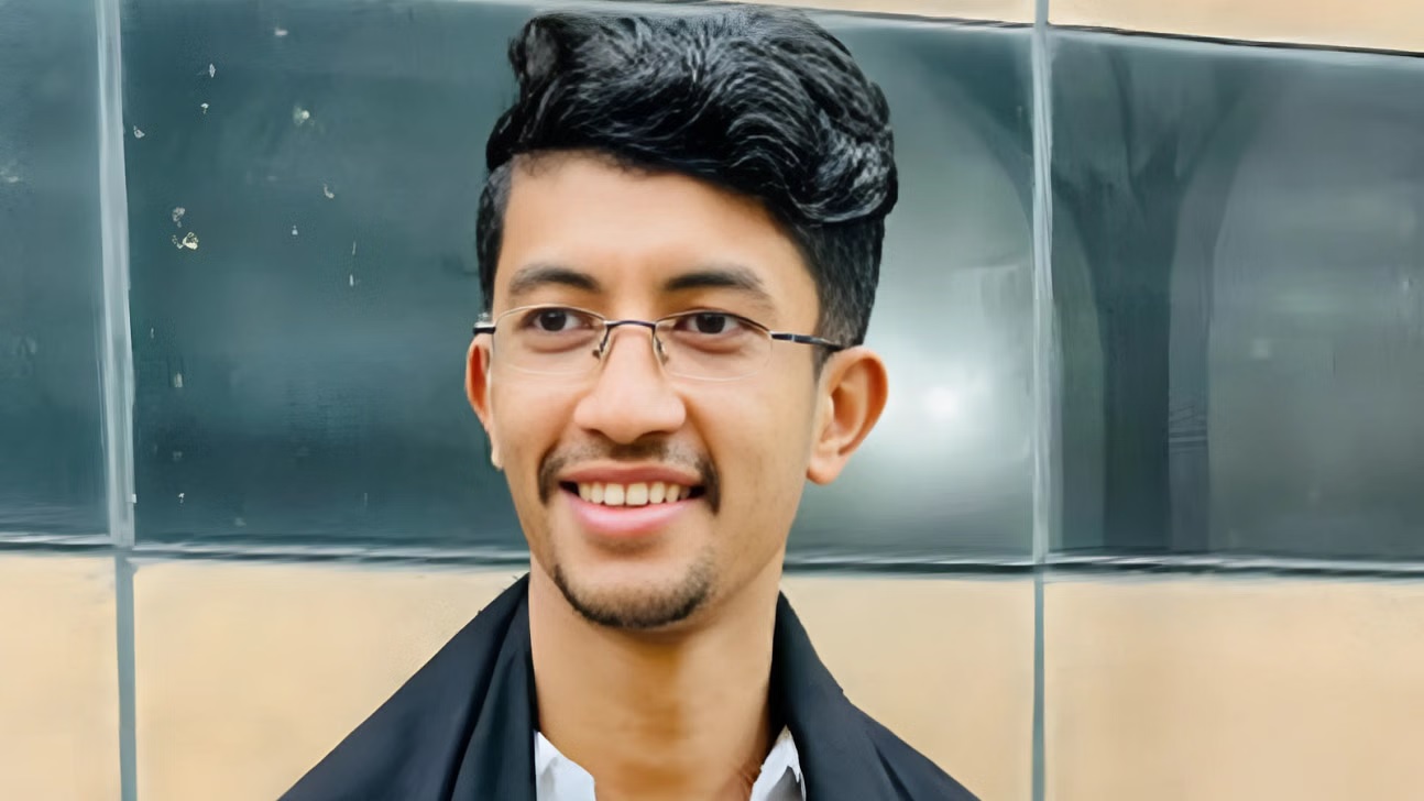 রিয়াদের নেতৃত্বে আ. লীগের আরেক এমপির কাছ থেকে নেওয়া হয় ৫ কোটি টাকার চেক