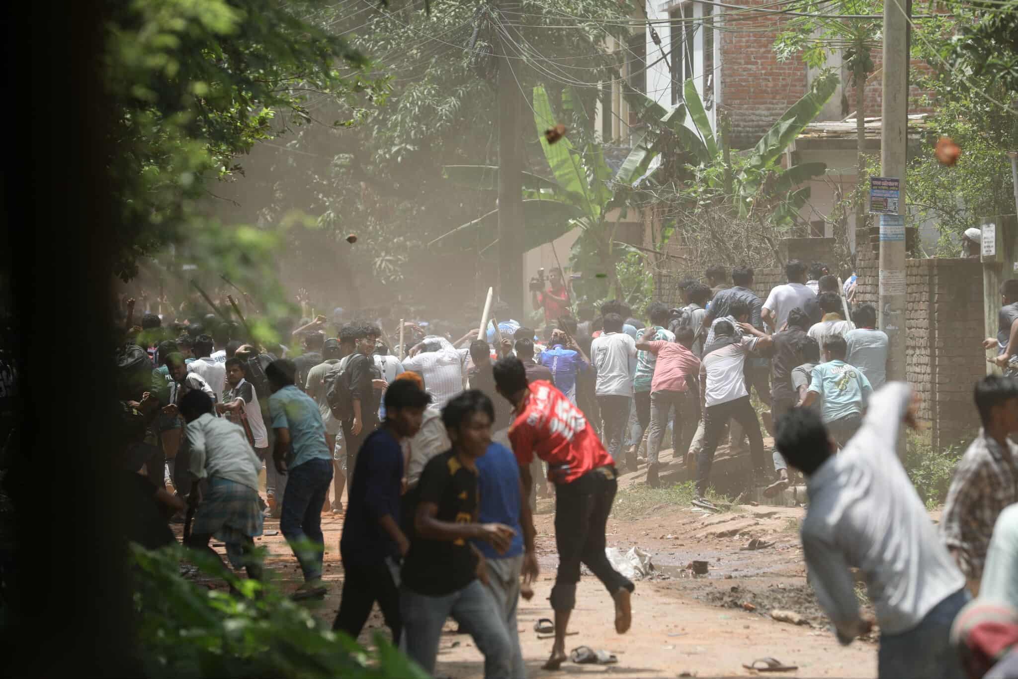 চট্টগ্রাম বিশ্ববিদ্যালয়ে শিক্ষার্থী ও স্থানীয়দের মধ্যে আবারও সংঘর্ষ