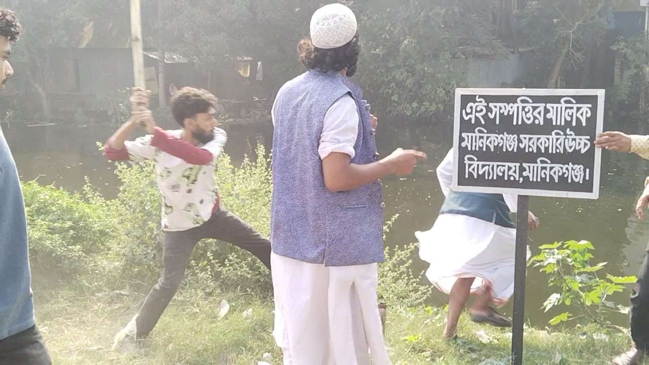 মানিকগঞ্জে বাউল আবুল সরকারের সমর্থকদের ওপর হামলা, আহত অন্তত ১০