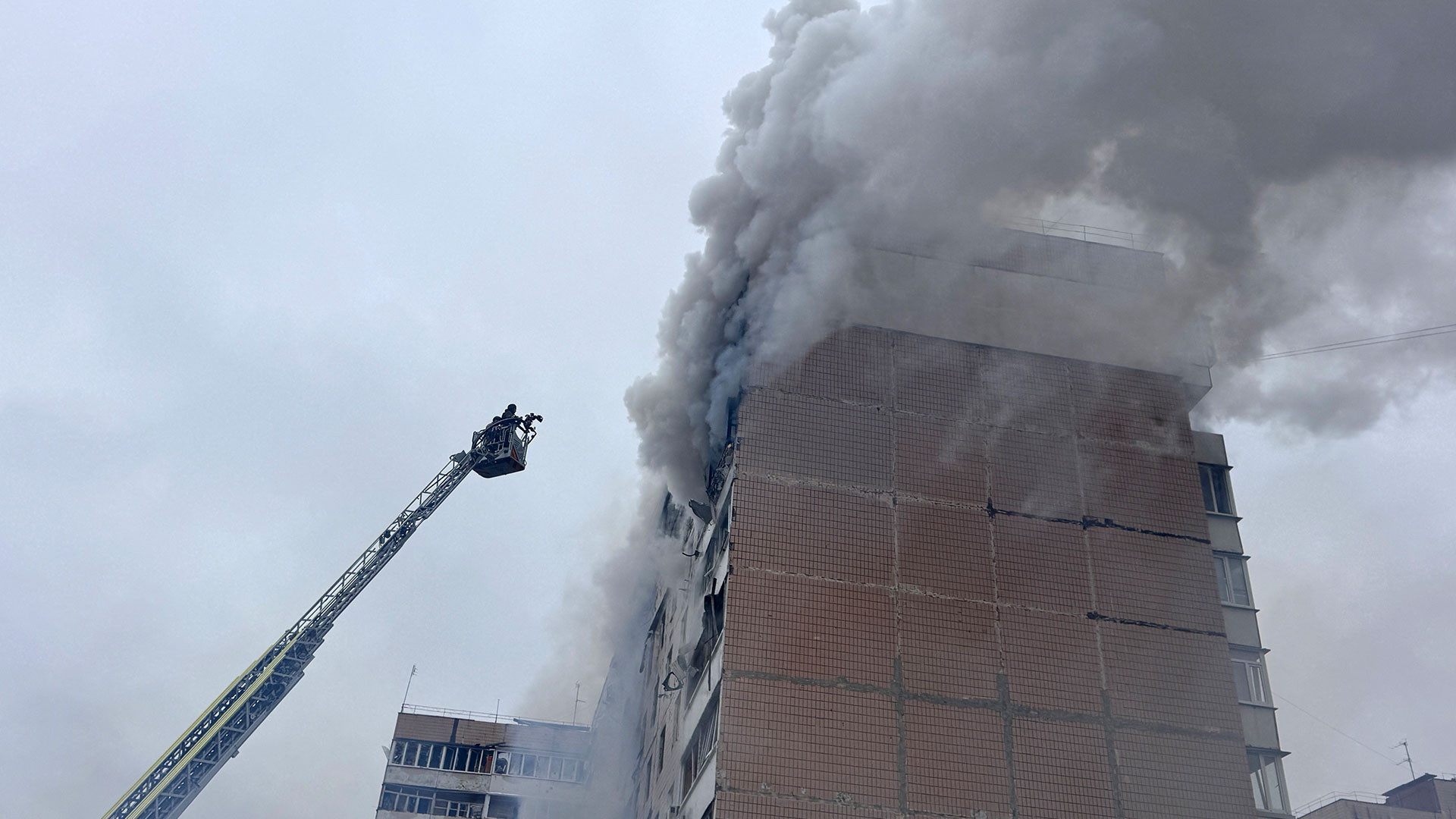 ইউক্রেনের দক্ষিণাঞ্চলে রাশিয়ার বিমান হামলা, আহত ৩২
