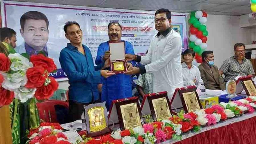 monir khan.jpg