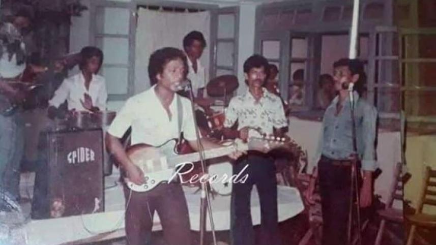 ayub-bachchu-with-band-spider.jpg