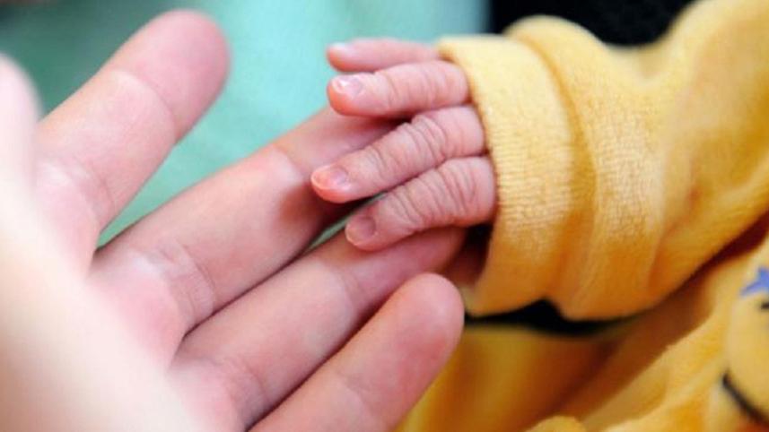 mother_baby_symbolic_afp.jpg
