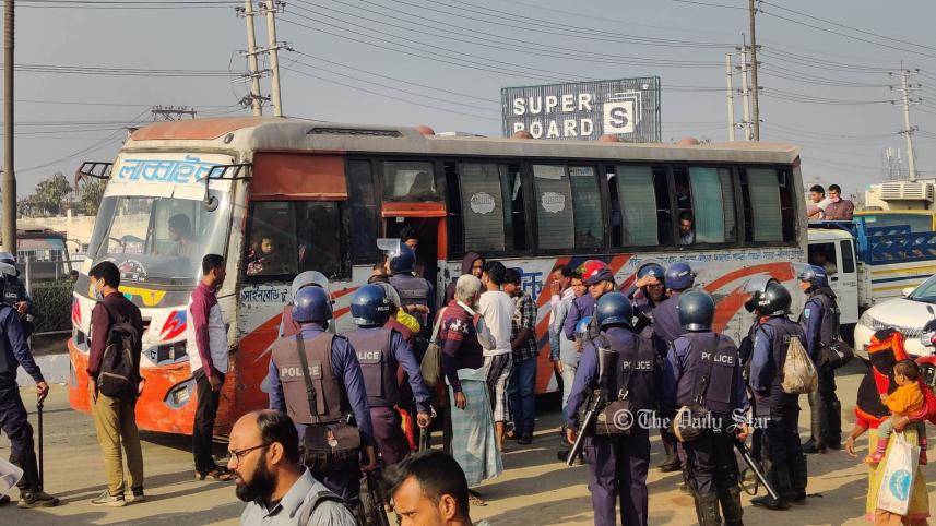ঢাকায় যানবাহন প্রবেশে বাধা