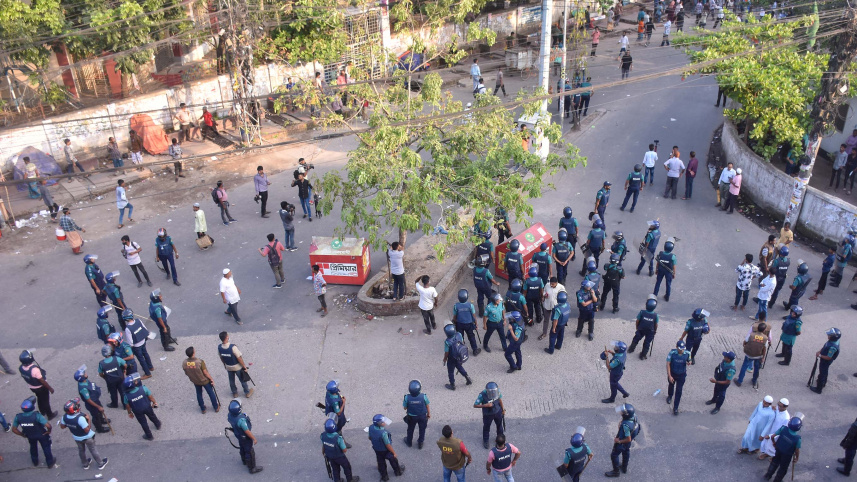 clash_with_police_6.jpg