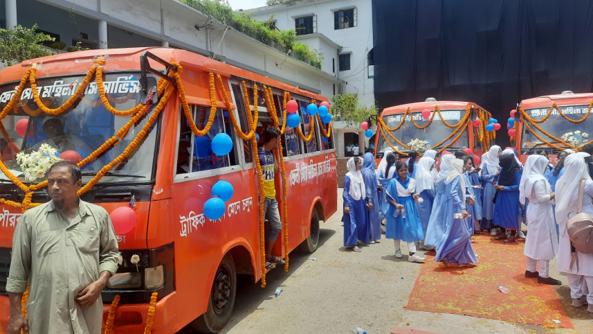 feni_bus.jpg