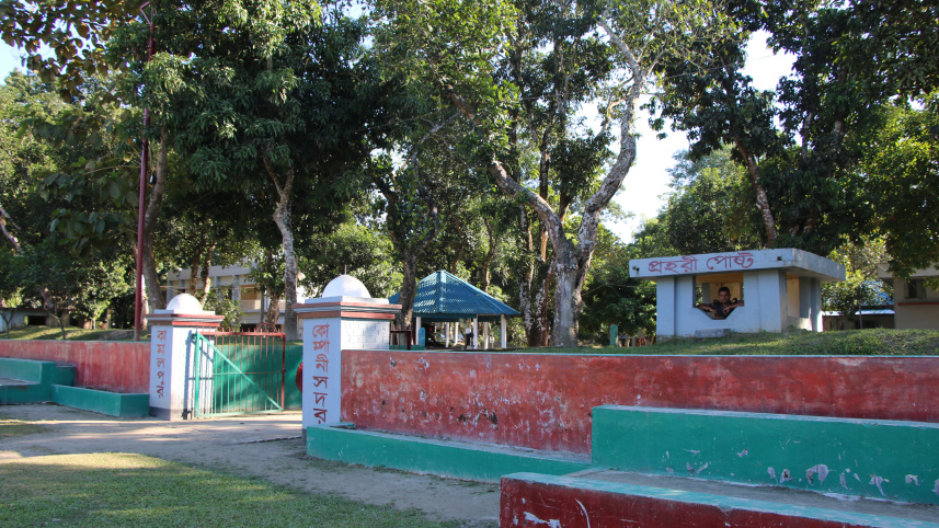 kaamaalpur_yuddhe_haanaadaarder_absthaan_chil_ekhaanei_.jpg
