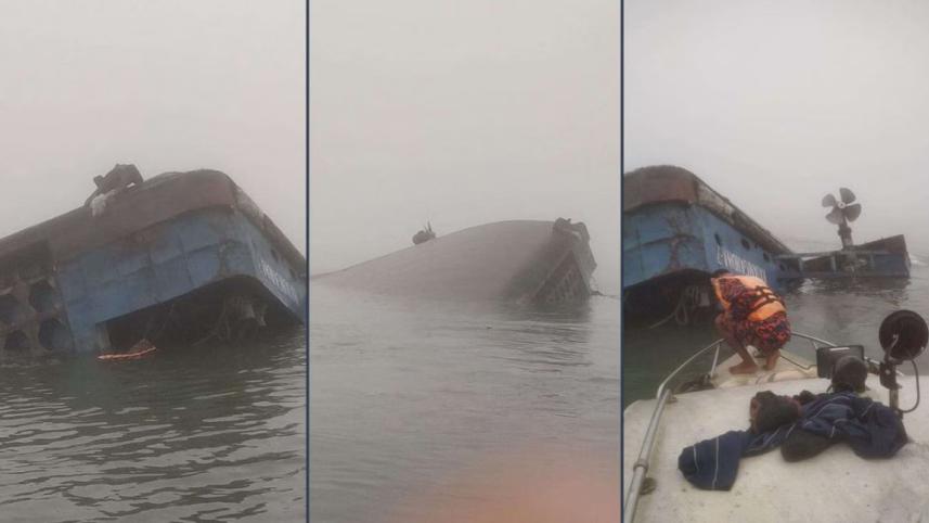 পাটুরিয়ায় যানবাহন নিয়ে ডুবেছে ফেরি