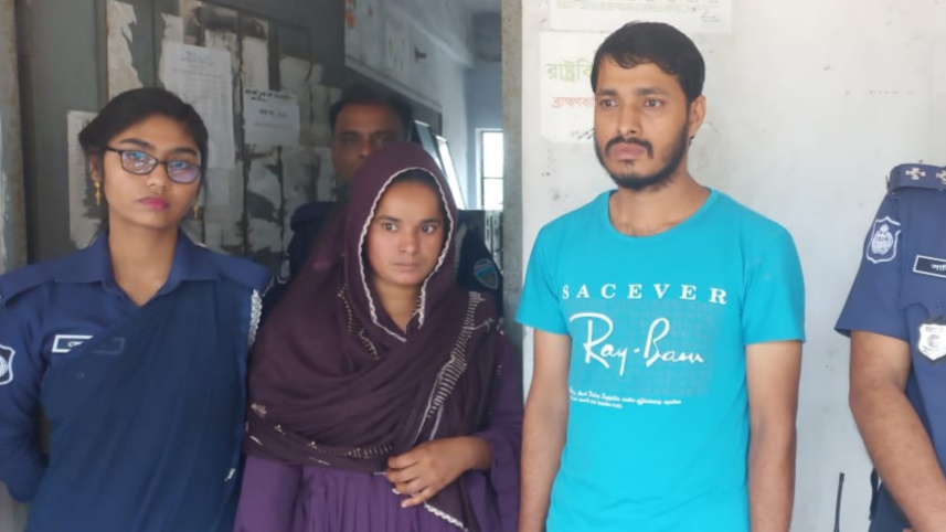 brahmanbaria_examinee_detained_with_audio_device_pic.jpg