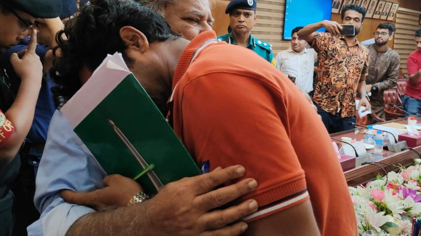 পুলিশ.jpg